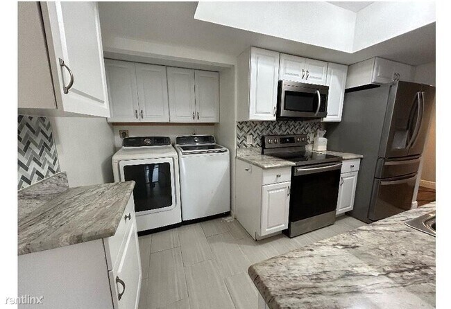 Foto del edificio - 3 br, 3 bath House - 12621 Westhampton Cir...