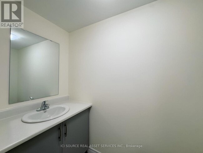 Building Photo - 226 O'Neil St