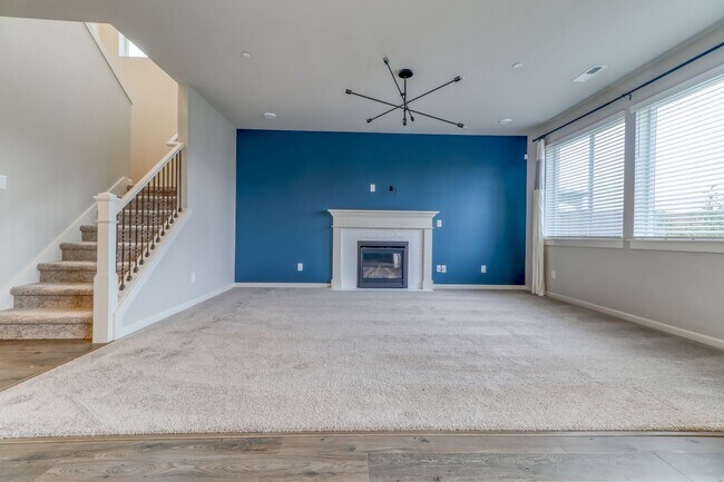 Building Photo - Spacious 3 Bedroom Home in Highly Desirabl...