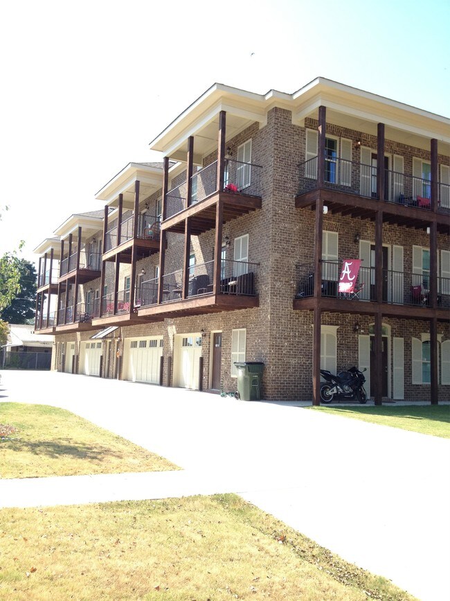 1005 13th St, Tuscaloosa, AL 35401 Townhome Rentals in Tuscaloosa AL