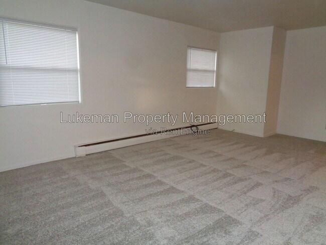 Foto del edificio - 1536 Henson Ave