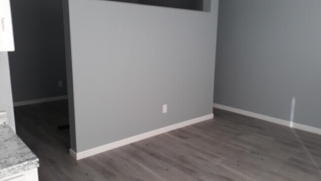 Large living/bedroom - 2438 N Palo Verde Ave
