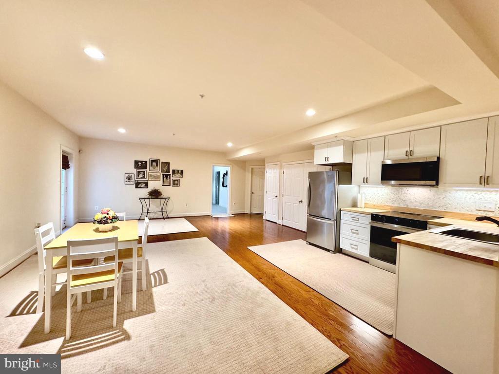 Foto principal - 13805 Leaman Farm Rd