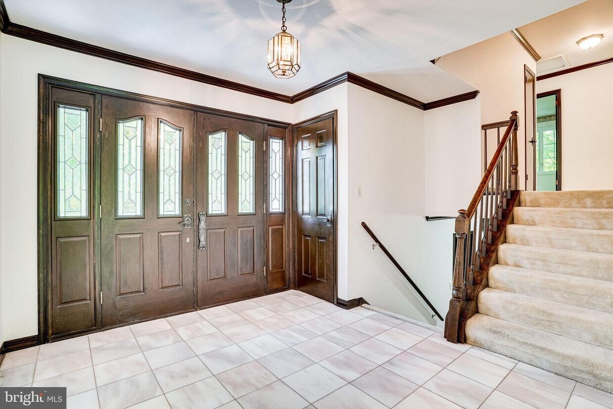 7108 Triad Way, Springfield, VA 22151 House for Rent in Springfield