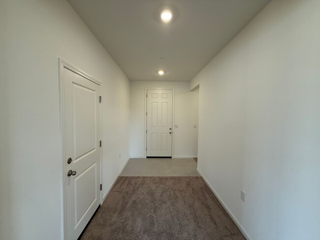 Foto del edificio - Brand NEW single story home in Hughson!