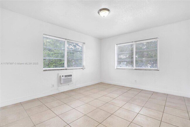 Foto del edificio - 6921 Rue Vendome