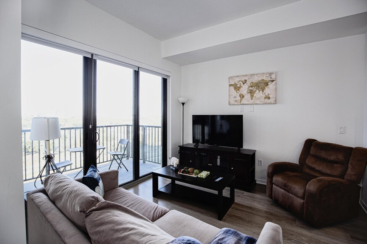 Foto principal - 6803 Staffordshire Crescent