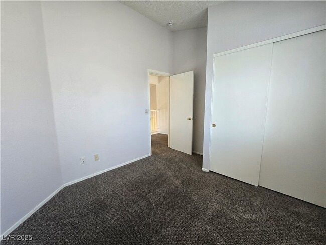 Building Photo - 1105 Overture Dr