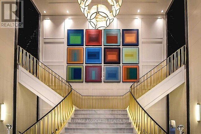 Photo du bâtiment - 955-955 Bay St.