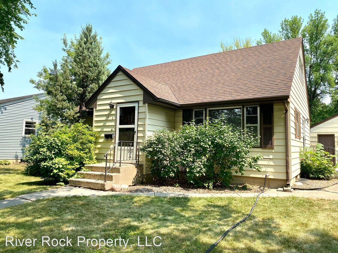 Primary Photo - 3 br, 2 bath House - 1618 6th Street South