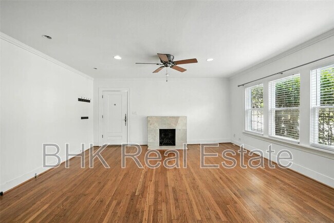 Foto del edificio - 4036 Dexter Ave