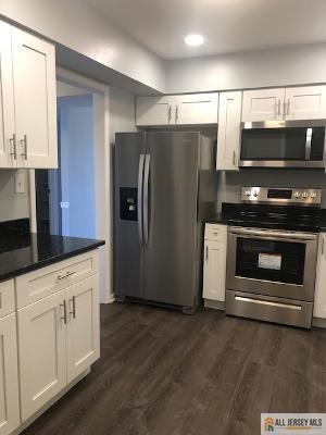 Foto principal - 10 Dennison Dr