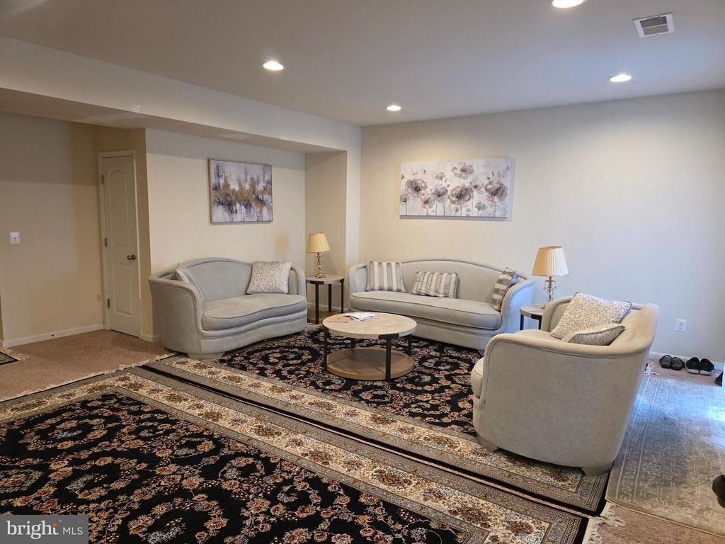 Building Photo - 7174 Lyndam Hill Cir