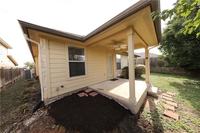 Foto del edificio - 1813 Slate Creek Dr