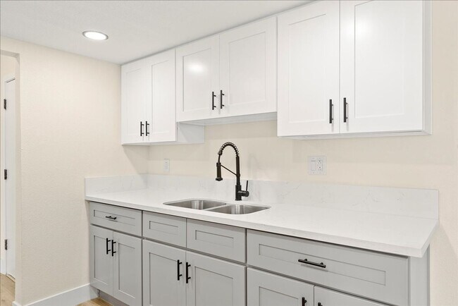 Foto del edificio - Brand New San Pedro Apartment!