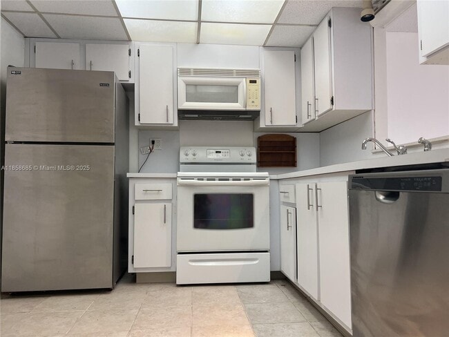 Building Photo - 3750 NE 170th St