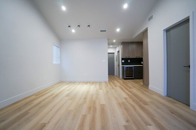 Foto del edificio - 3244 Chapman St