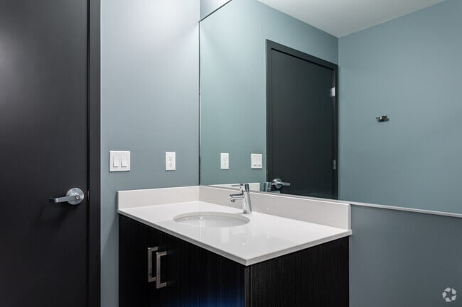 2BR, 2BA - 982 SF - Collective on 4th