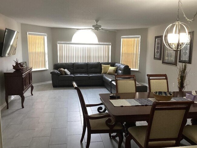 Foto del edificio - 3155 Britannia Blvd