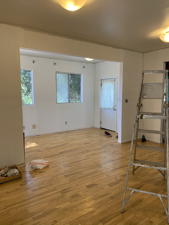 Building Photo - 1158 Oak Grove Dr
