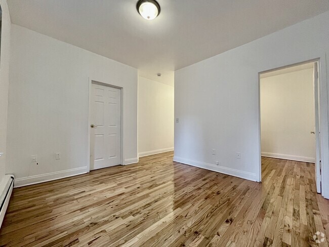 Building Photo - 519 W 151st St