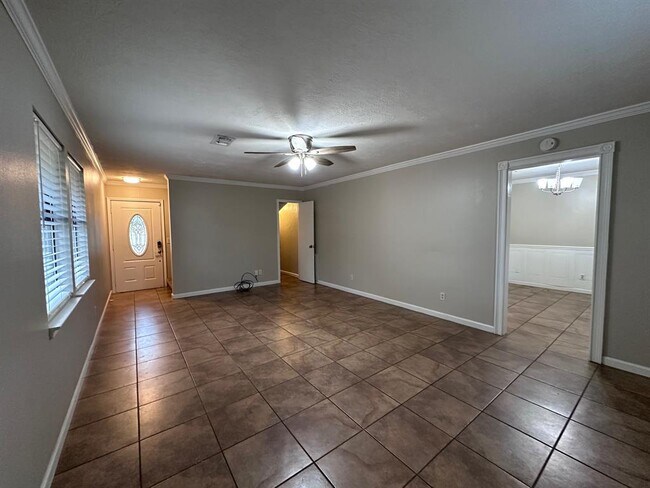 Building Photo - 186 Kona Dr