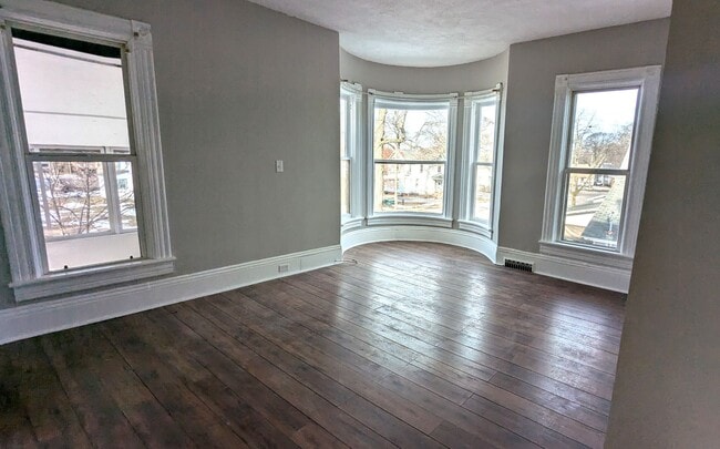 Building Photo - 1450 Clinton St