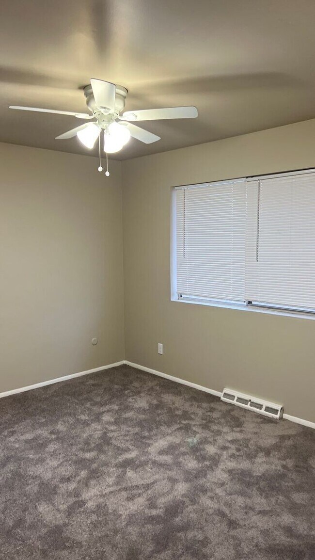 Building Photo - NOW AVAILABLE! - 2669 Monette Ct, Cincinna...