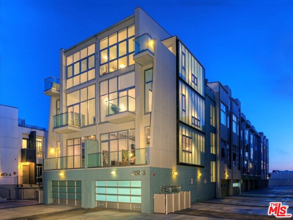 Foto principal - 4151 Redwood Ave