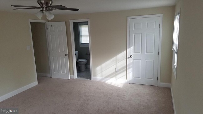 Building Photo - 2803 Farris Ln