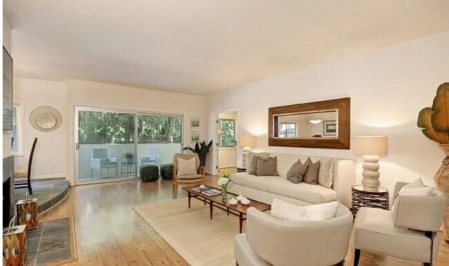 Living room and balcony. - 521 Montana Ave