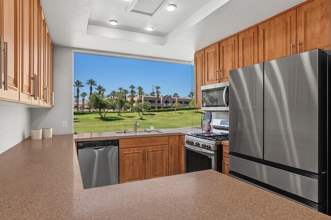 Foto del edificio - 48 Pebble Beach Dr