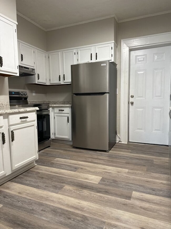 Building Photo - Charming 2-bedroom, 1-bathroom home