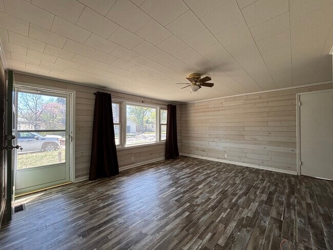 Foto del edificio - 521 Normandy Rd