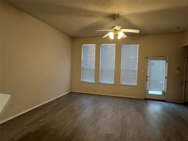 Foto del edificio - 3021 Mill Ridge Dr