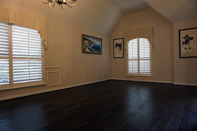 Building Photo - 4221 Magnolia Dr