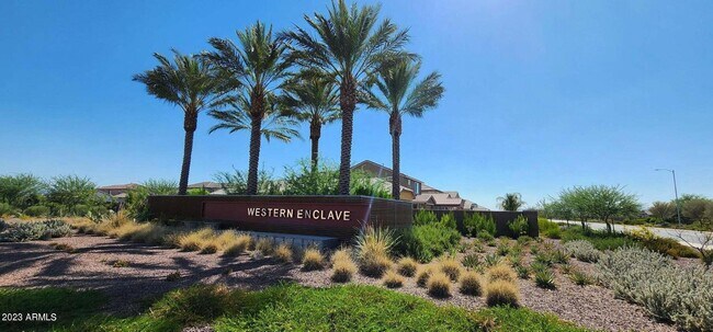 Foto del edificio - 9117 W Sells Dr