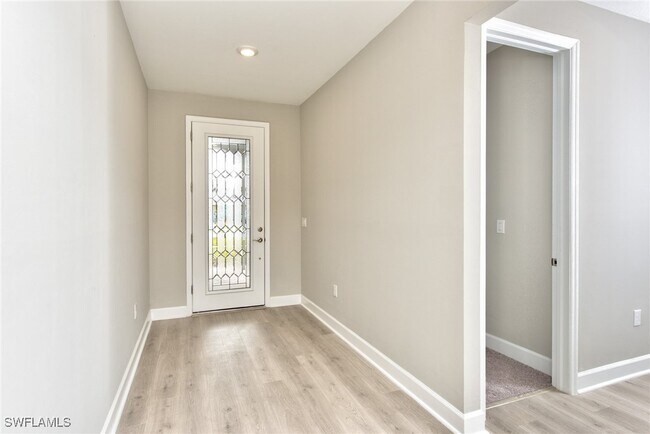 Foto del edificio - 2066 Grove Dr