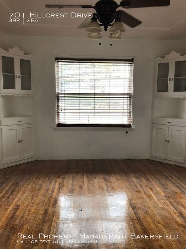 Building Photo - 701 Hillcrest Drive