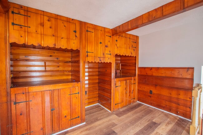 Foto del edificio - 2553 E Somerset St