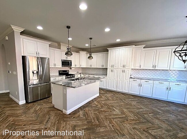 Foto del edificio - 5 br, 4 bath House - 10652 Kearney Ave
