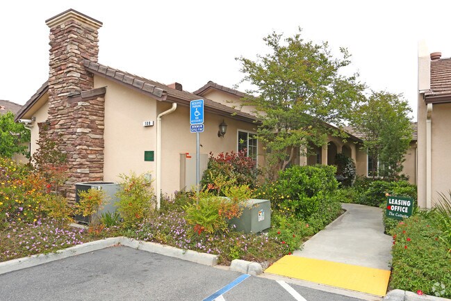 Foto del edificio - The Cottages (Seniors 55+)