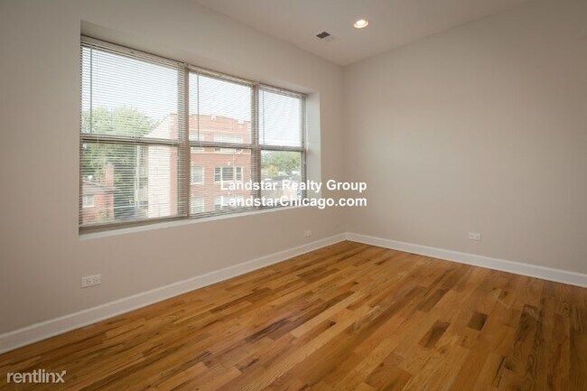 Building Photo - 7229 N Rogers Ave