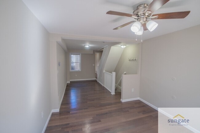 Building Photo - 411 S Madeira St