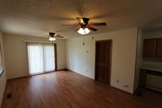 Foto del edificio - 2645 Valley View Dr