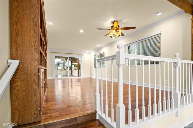 Building Photo - 3 br, 3 bath Townhome - 714 N Juanita Ave # B