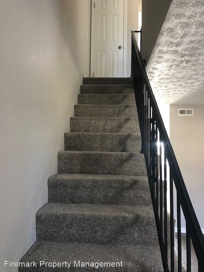 Building Photo - 2 br, 1.5 bath House - 208 Blue Ridge #6