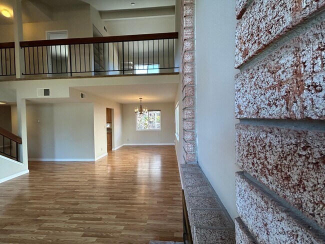 Foto del edificio - Beautiful Two-Story Home in Village Oaks, ...
