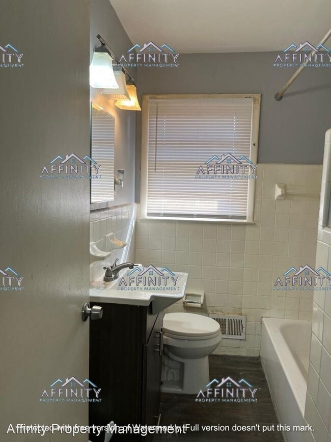 Building Photo - 4 br, 2 bath House - 295 West Lake Drive N...