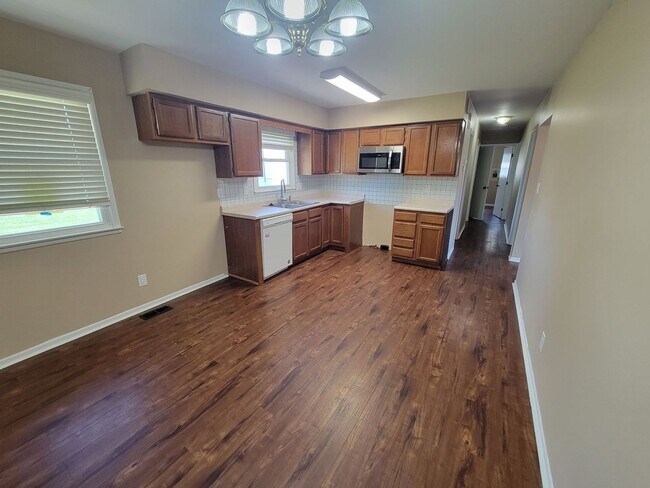 Building Photo - 506 Brelsford 3BR/1BA (Trenton)
